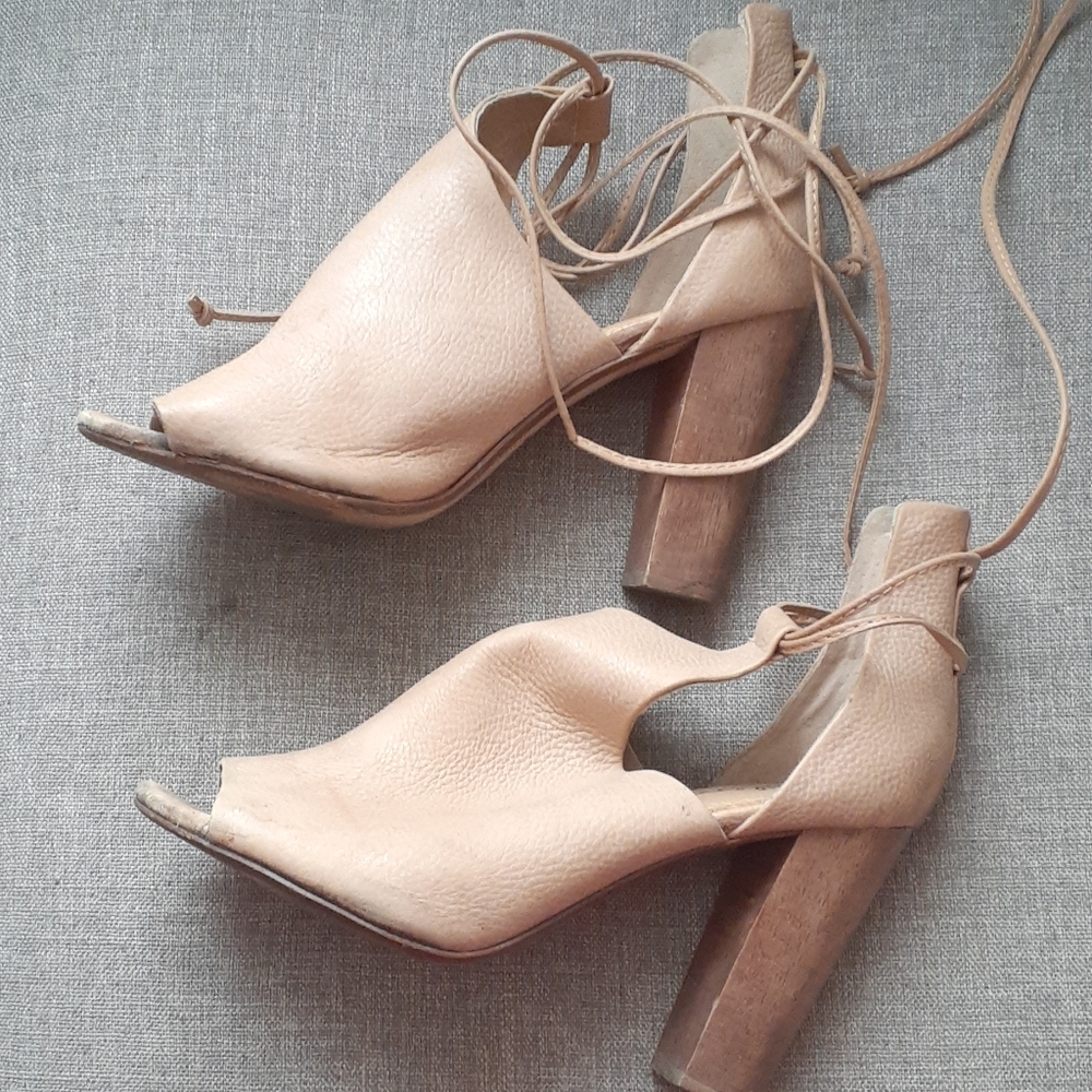 Splendid leather tan open toe heel size 8M